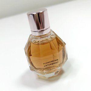 VIKTOR & ROLF Flower Bomb perfume